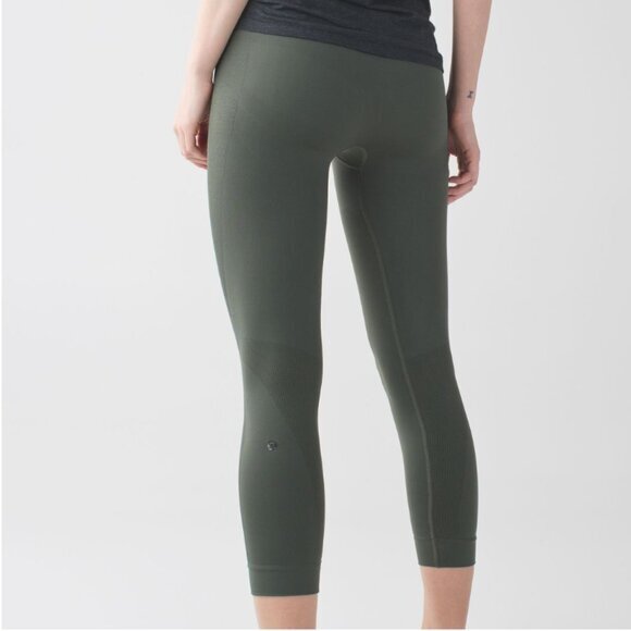 NWOT Lululemon Zone in Crop Leggings Gater Green Olive 25" Inseam - Picture 2 of 6